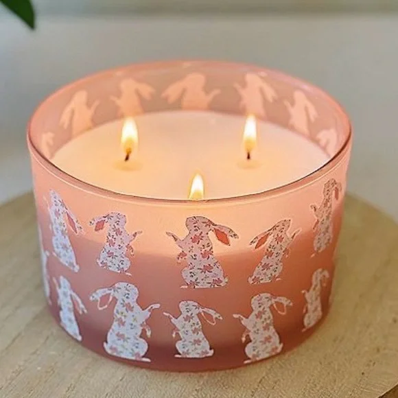 🆕🐰 CELEBRATE TOGETHER “LILAC FIELDS” FLORAL BUNNY EASTER/SPRING 3-WICK CANDLE. - Picture 3 of 7